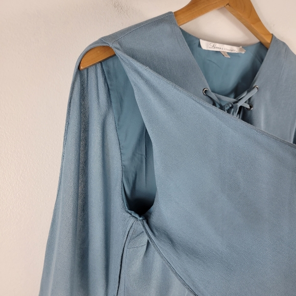 Lovers + Friends Boulevard Lace Up Split Flutter Sleeve Ruffle Peplum Flowy Top - Picture 5 of 12